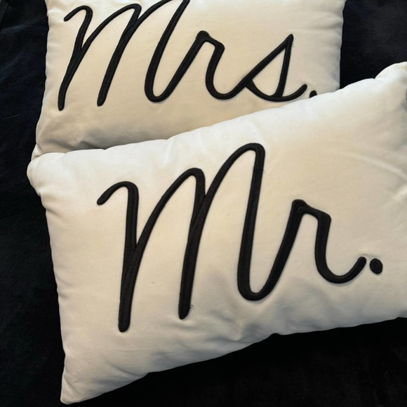 Mr. and Mrs. Pillow Cases - Picture 2 of 5